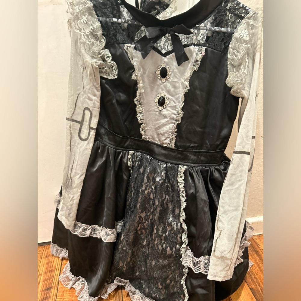 Girls Halloween costume size XL